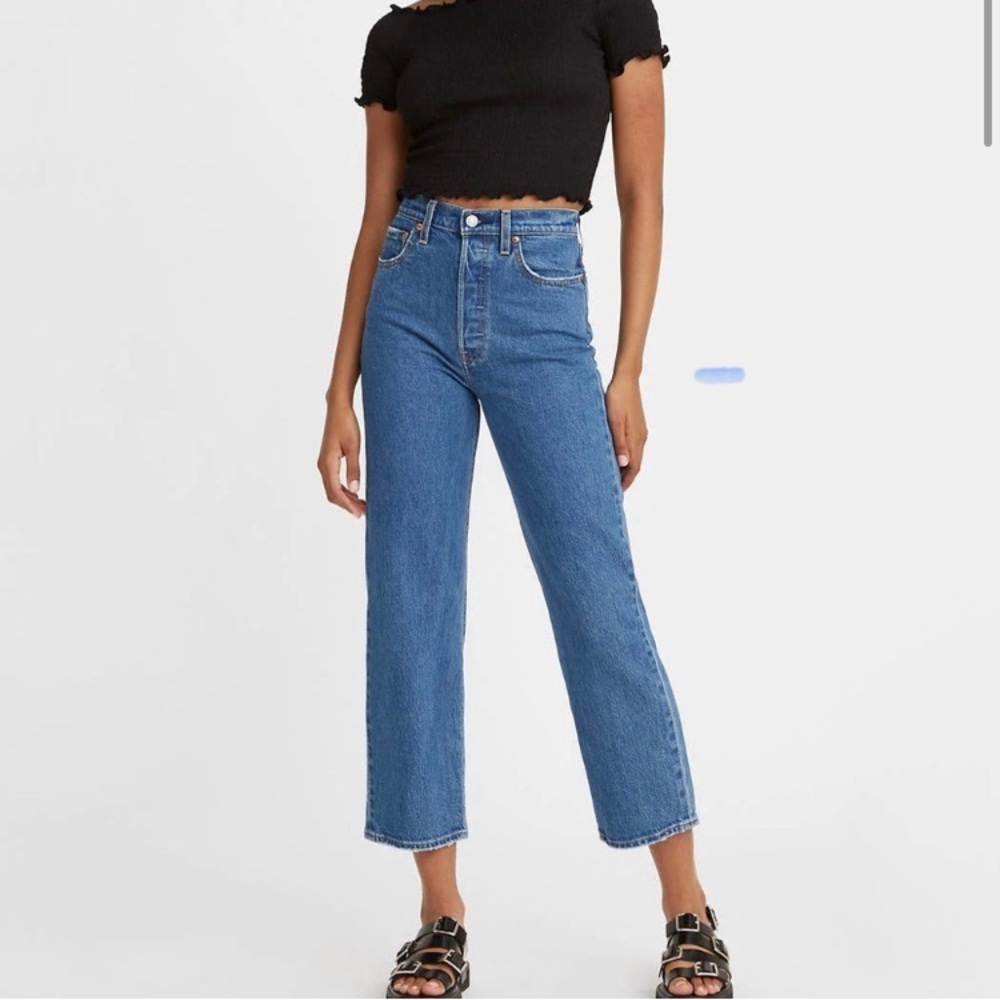 Levi’s Ribcage Straight 26W 27L.